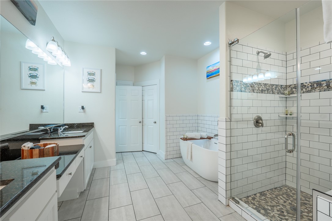 109 Copano Cove Property Photo 13