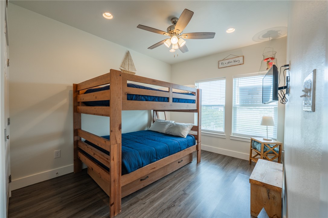 109 Copano Cove Property Photo 18