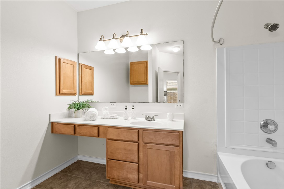 5821 Corsica Property Photo 19