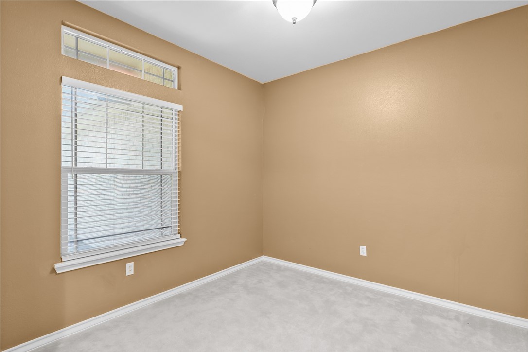5821 Corsica Property Photo 27