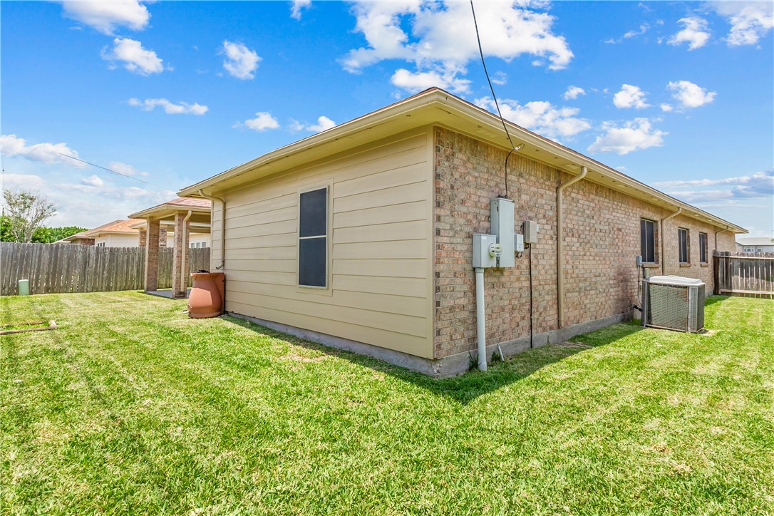 5821 Corsica Property Photo 30