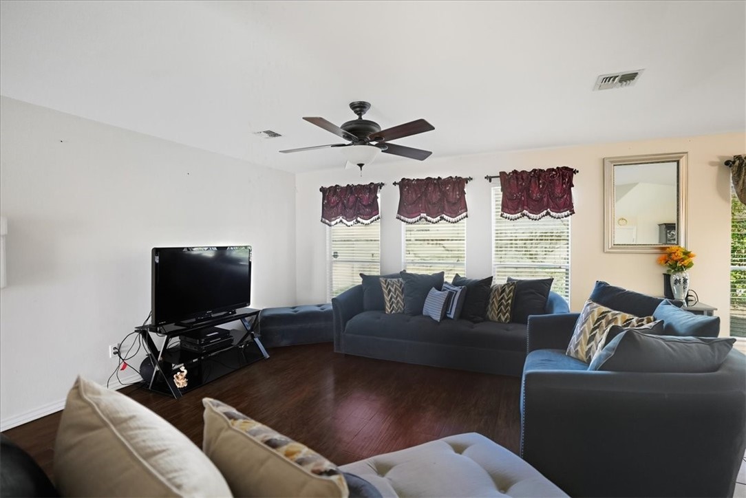 5118 Toledo Dr Property Photo 8