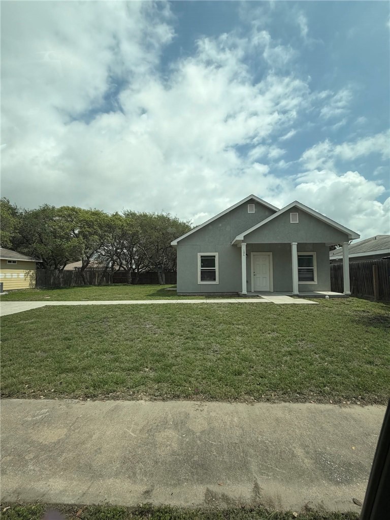 104 Pelican Ave Property Photo 1