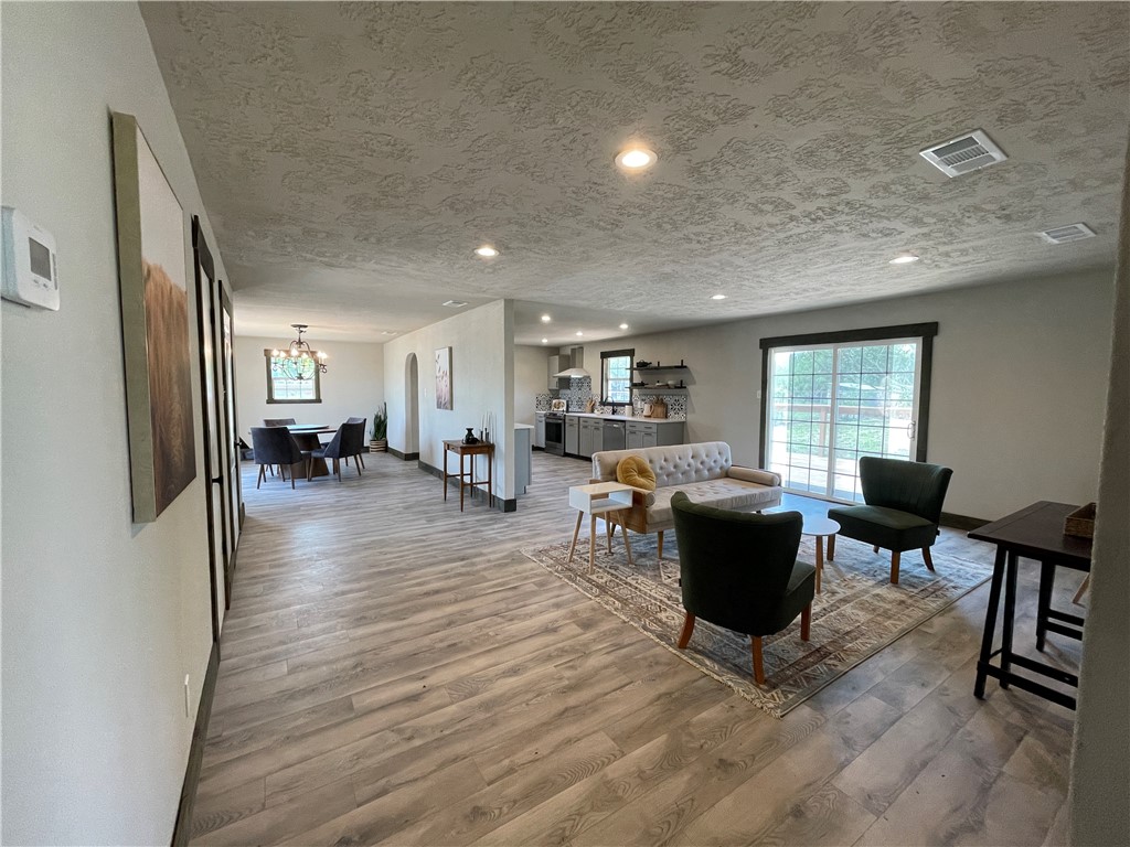 710 N Eugenia St Property Photo 18