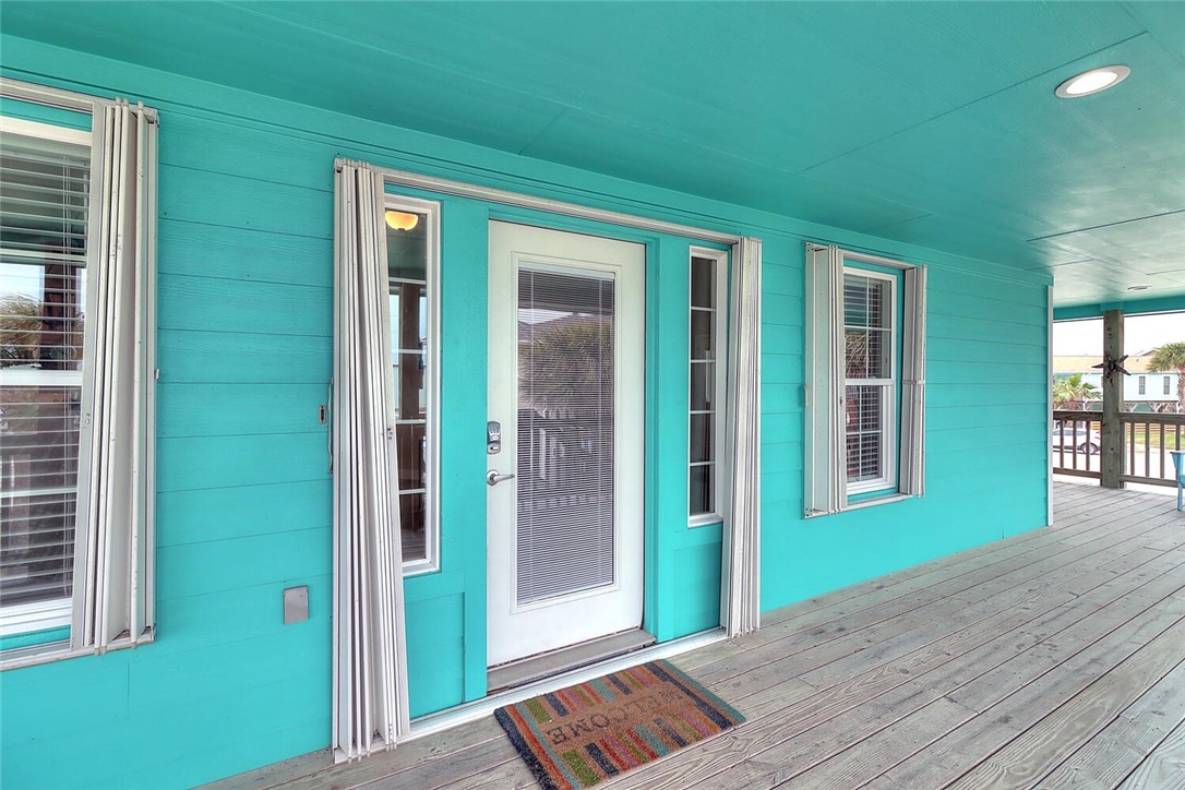 613 Pelican Property Photo 6