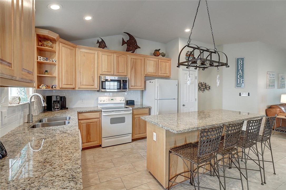613 Pelican Property Photo 13