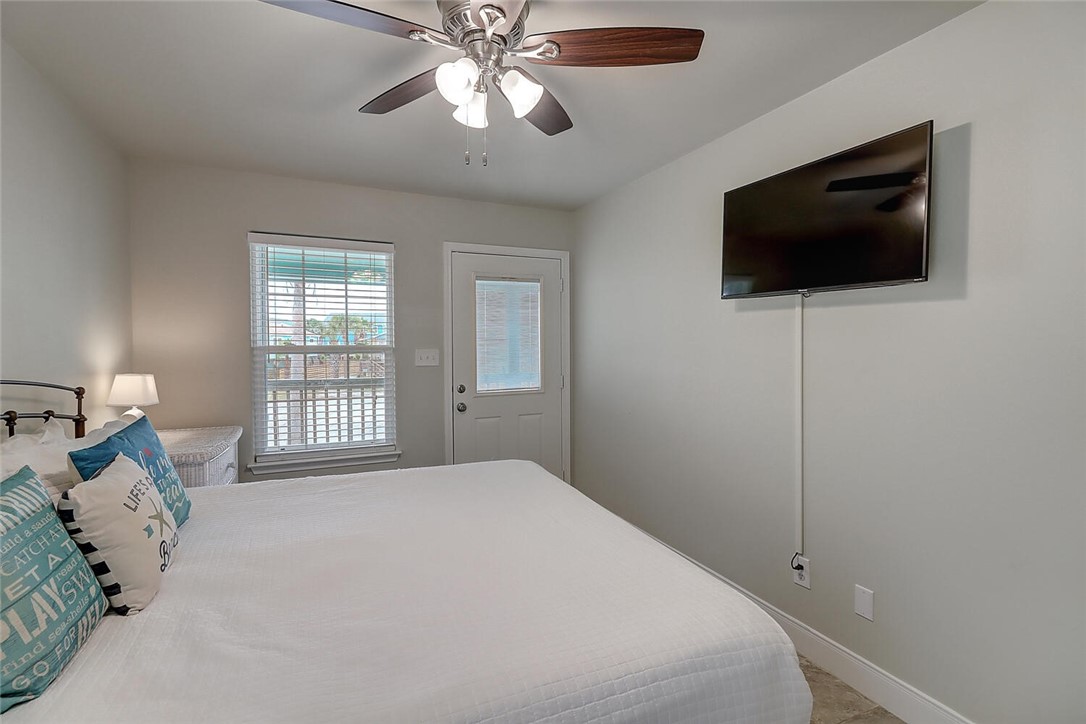 613 Pelican Property Photo 16