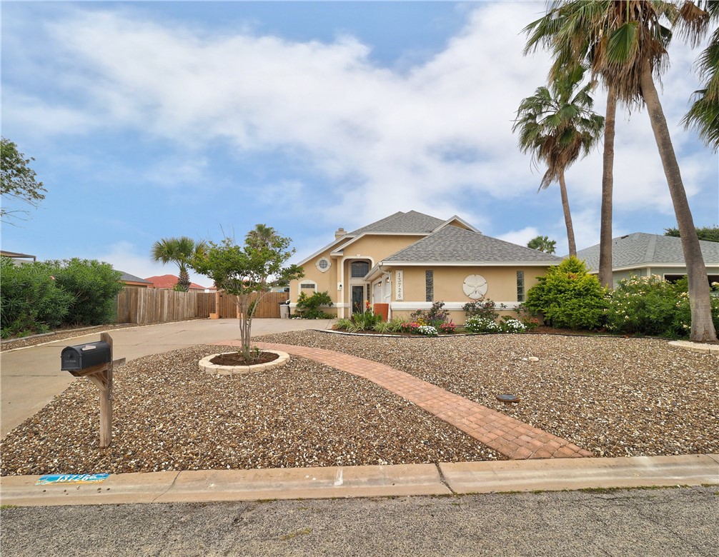 13726 Eaglesnest Bay Dr Property Photo 1