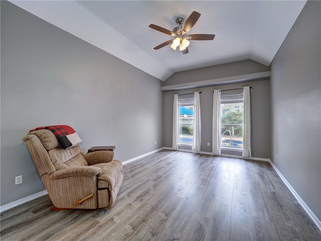 13726 Eaglesnest Bay Dr Property Photo 20