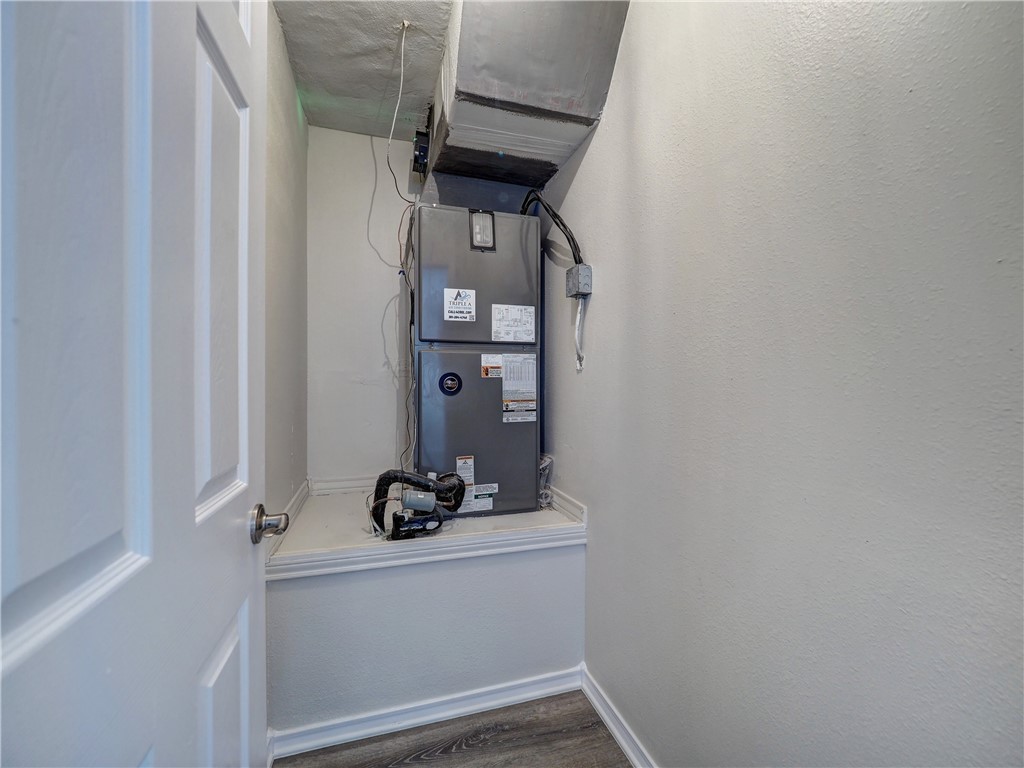 13726 Eaglesnest Bay Dr Property Photo 39