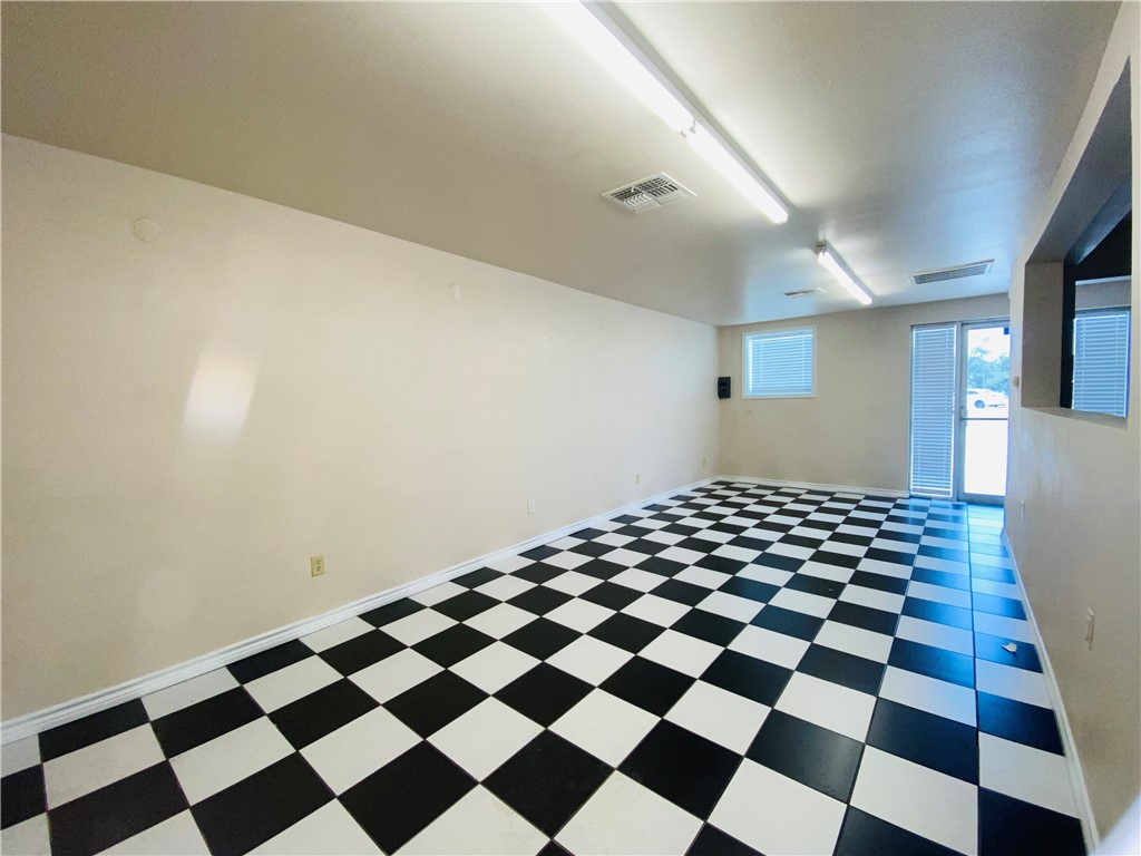114 W Ave C Property Photo 3