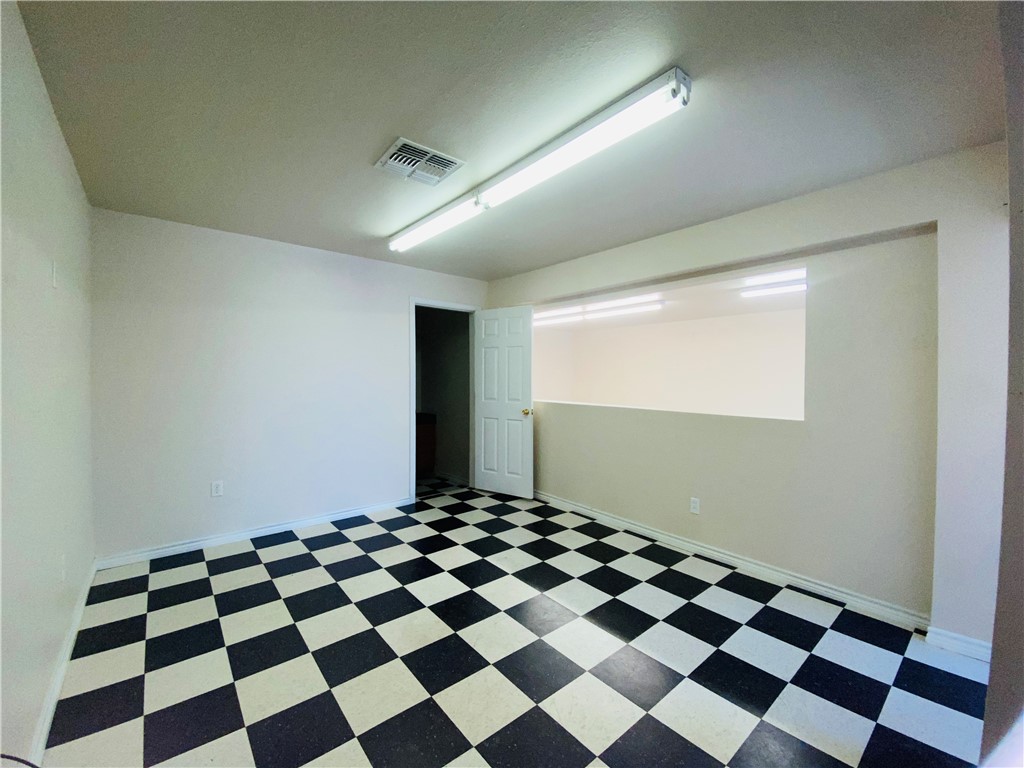 114 W Ave C Property Photo 7