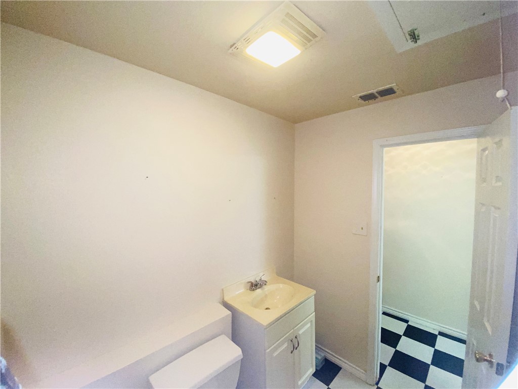 114 W Ave C Property Photo 12