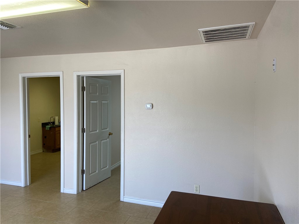 116 W Ave C Property Photo 3