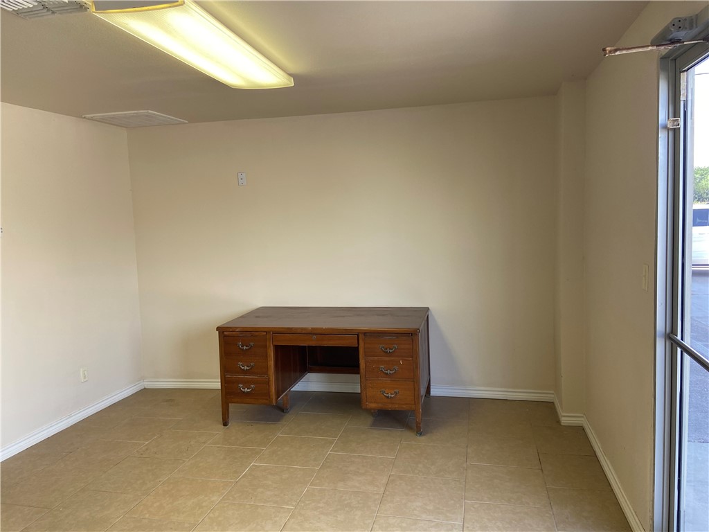 116 W Ave C Property Photo 6