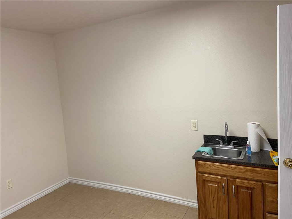 116 W Ave C Property Photo 12