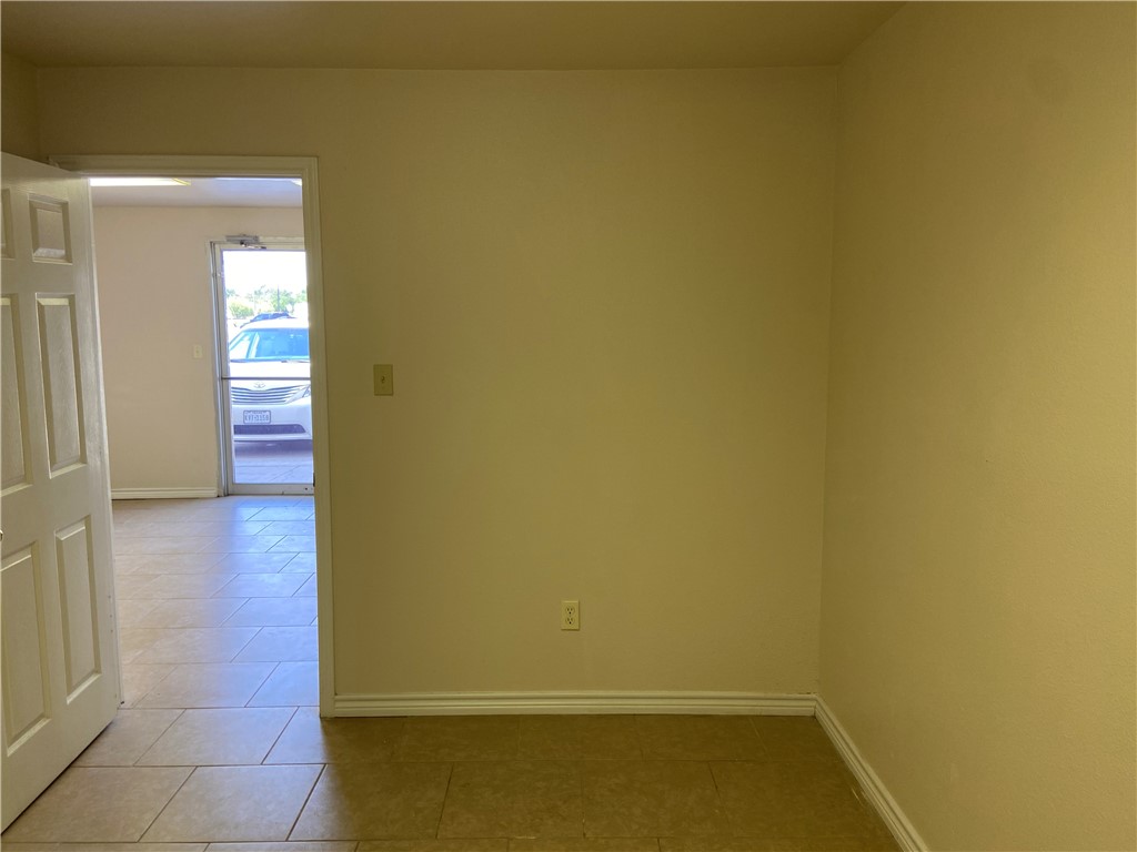 116 W Ave C Property Photo 13