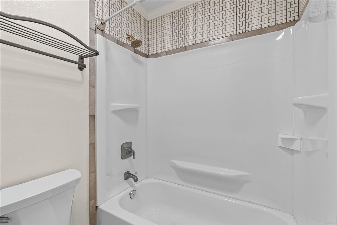 1015 Allen St A Property Photo 13