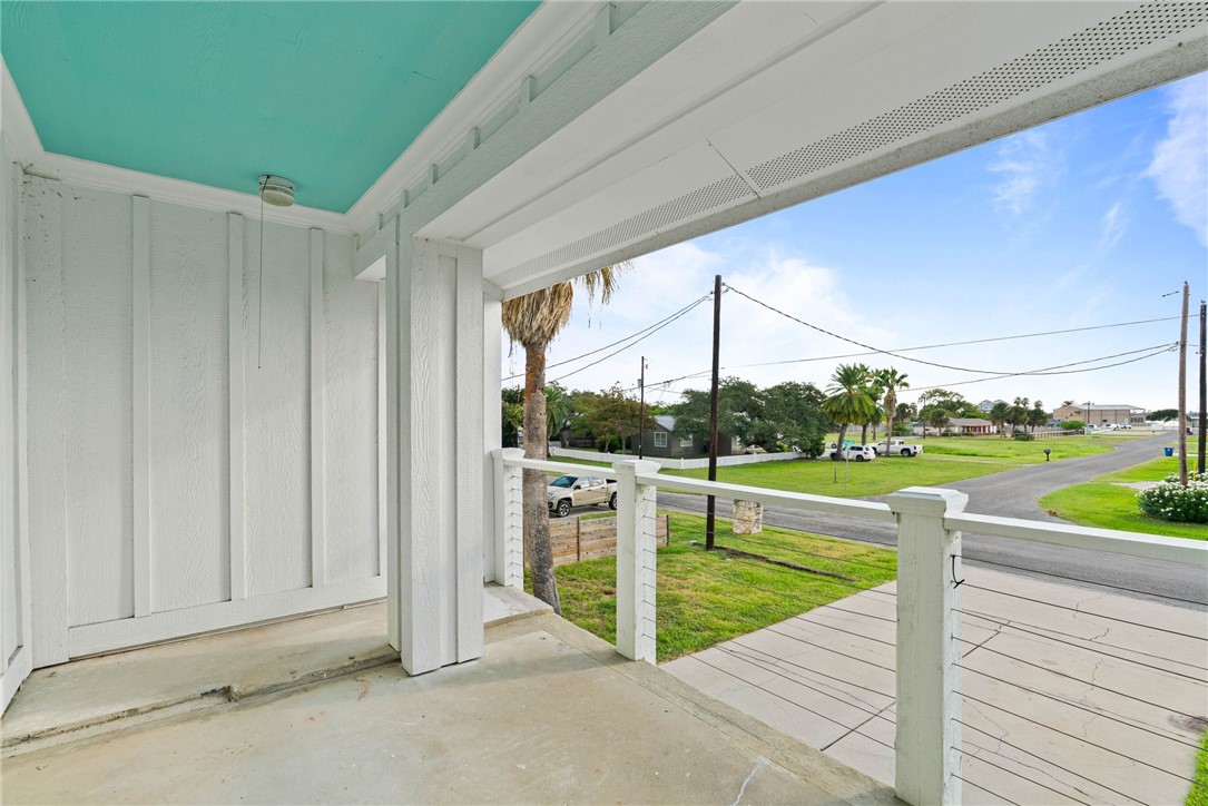 1015 Allen St A Property Photo 14