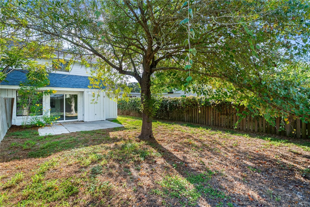 1015 Allen St A Property Photo 16