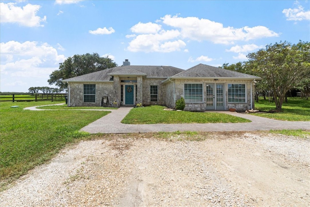 1433 Glenoak Dr Property Photo 3