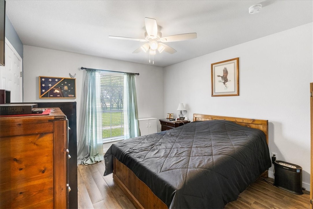 1433 Glenoak Dr Property Photo 12