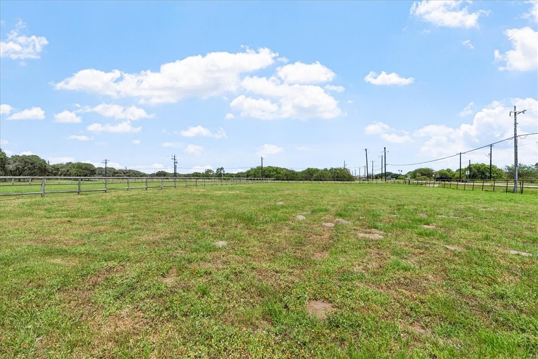 1433 Glenoak Dr Property Photo 35