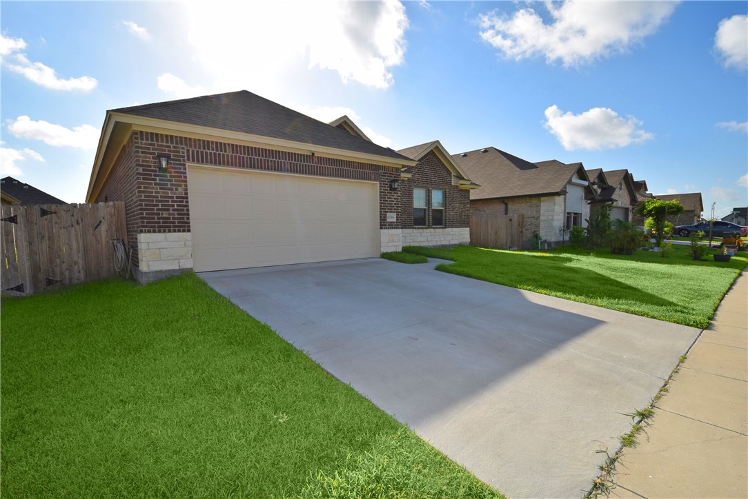8158 Luz De Luna St Property Photo 4