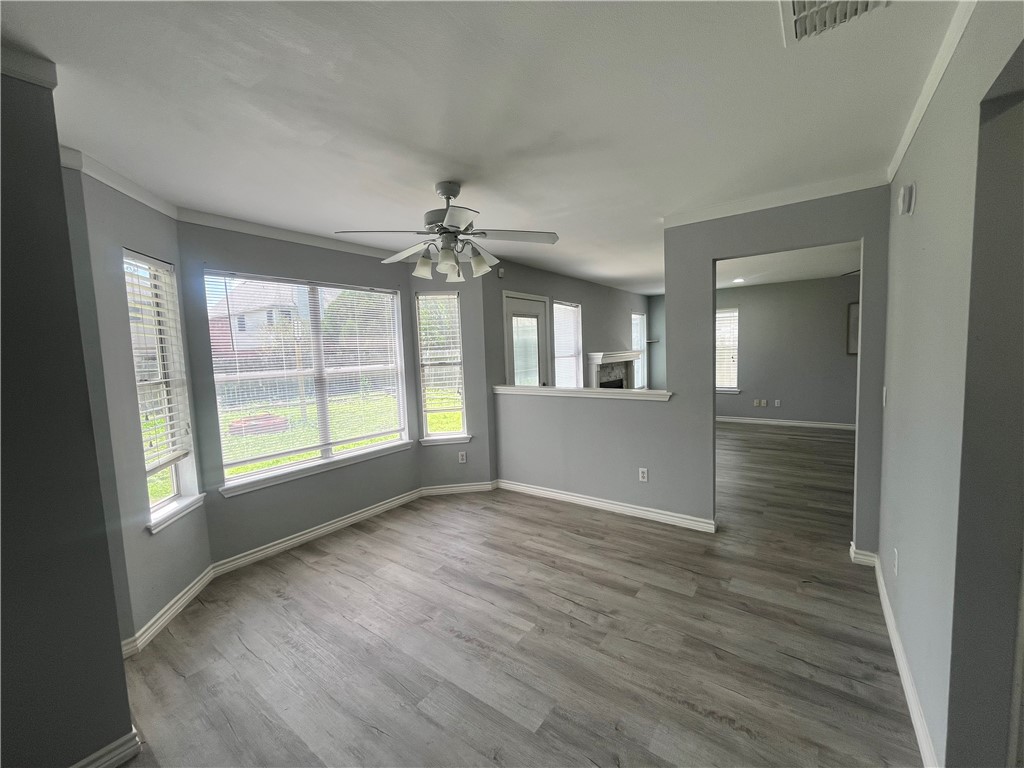 3034 Twin Creek Dr Property Photo 7