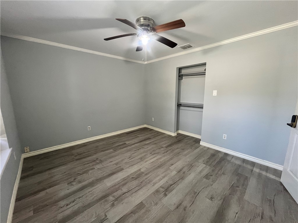 3034 Twin Creek Dr Property Photo 12