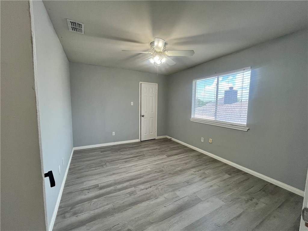 3034 Twin Creek Dr Property Photo 13