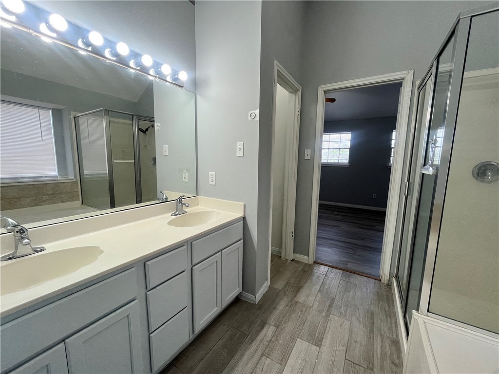 3034 Twin Creek Dr Property Photo 20