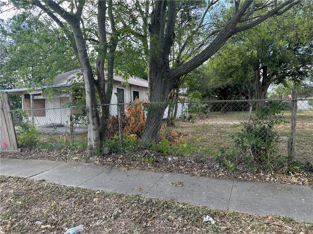 1311-1315 Morris Ave Property Photo 2