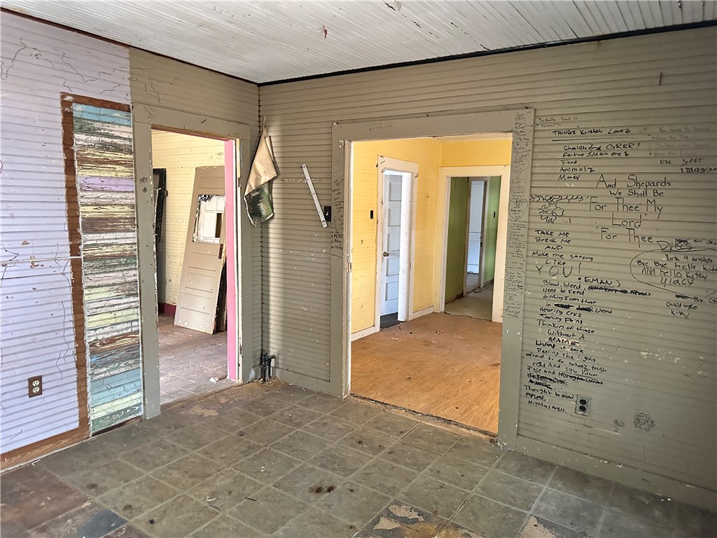 1311-1315 Morris Ave Property Photo 5