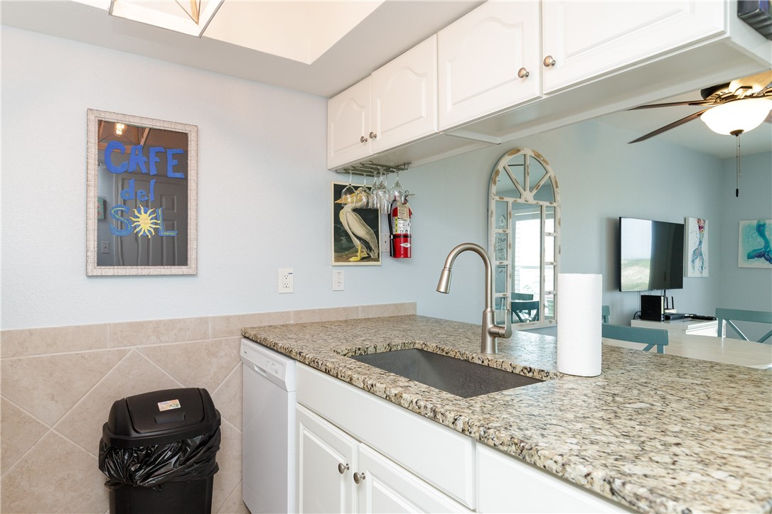 14802 Windward Dr 117 Property Photo 8