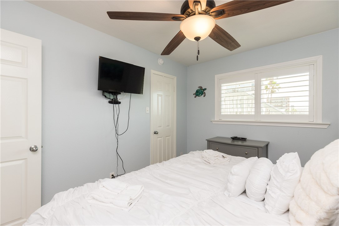 14802 Windward Dr 117 Property Photo 11