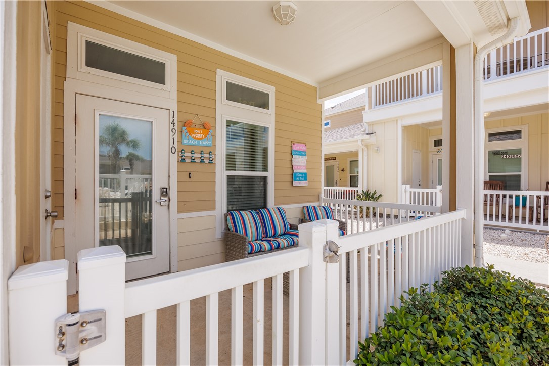 14910 Island Village Dr Property Photo 1