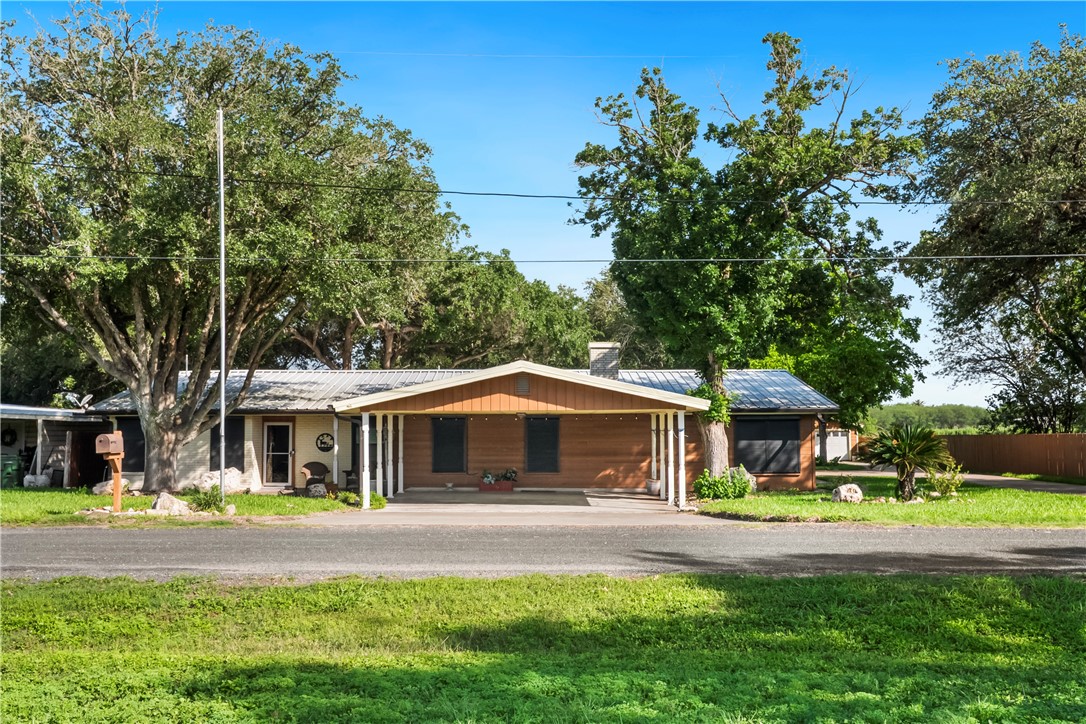 155 Harbor Property Photo 6