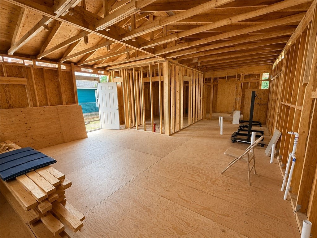 2821 Nogales St Property Photo 4