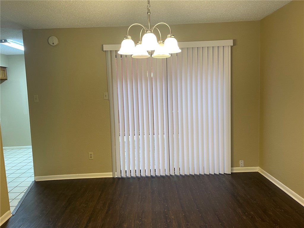 11214 Willowood Creek Dr Property Photo 3
