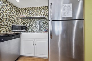 14401 Commodores Dr 200 Property Photo 14