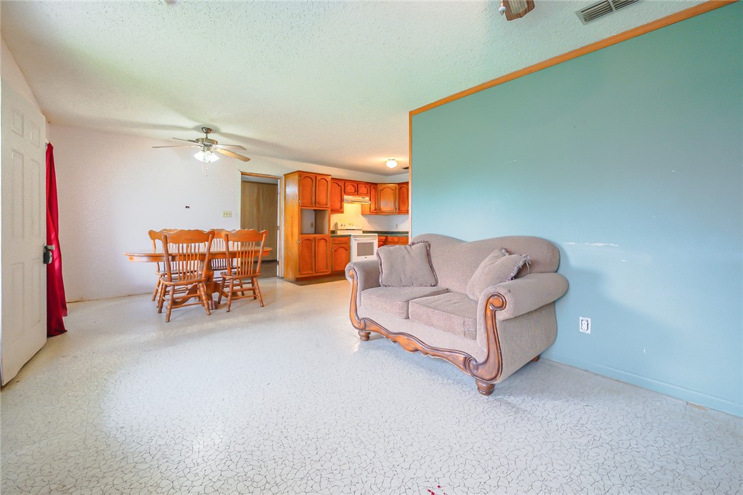 206 S Minneapolis St Property Photo 9