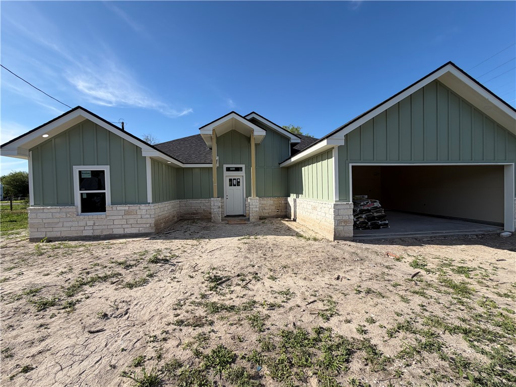 228 E Ailsie Ave Property Photo 1