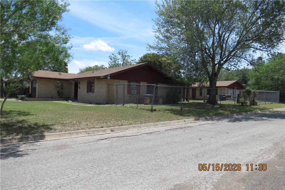 1100 E Gramman St Property Photo 8
