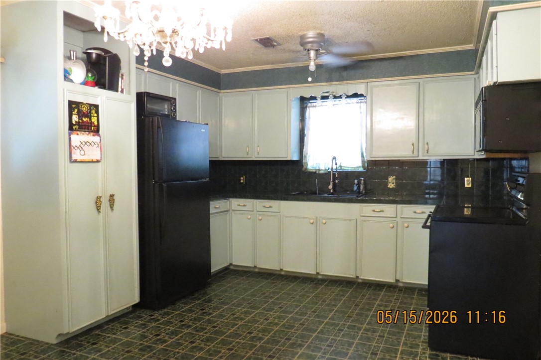 1100 E Gramman St Property Photo 10