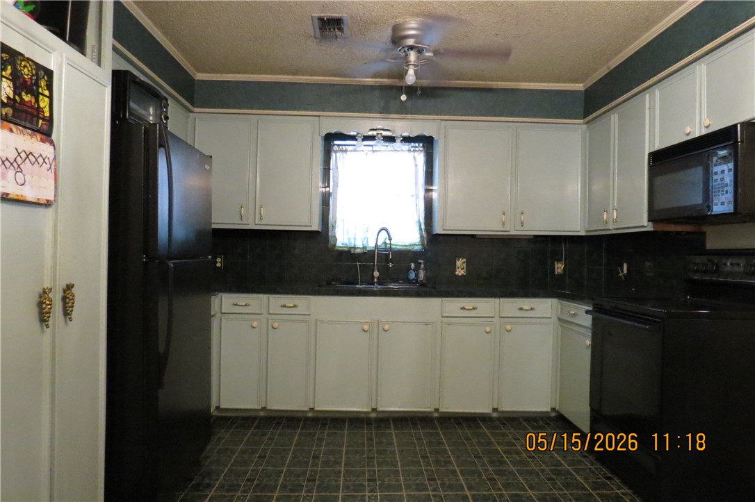 1100 E Gramman St Property Photo 12