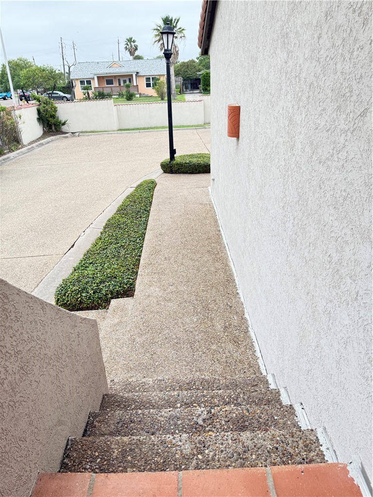 4270 Ocean Dr 15 Property Photo 2