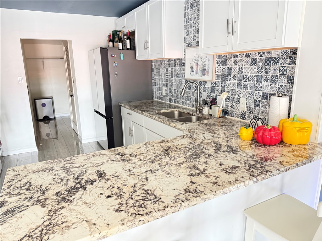 4270 Ocean Dr 15 Property Photo 14