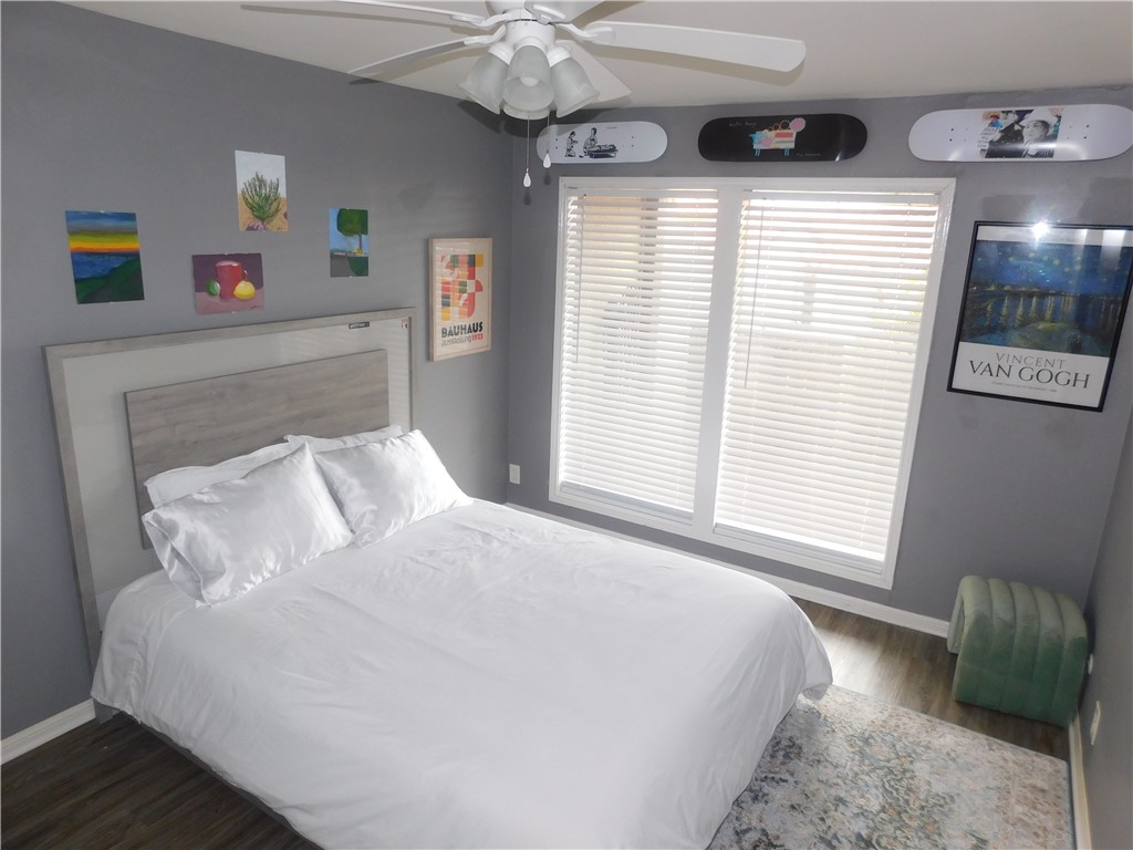4270 Ocean Dr 15 Property Photo 27