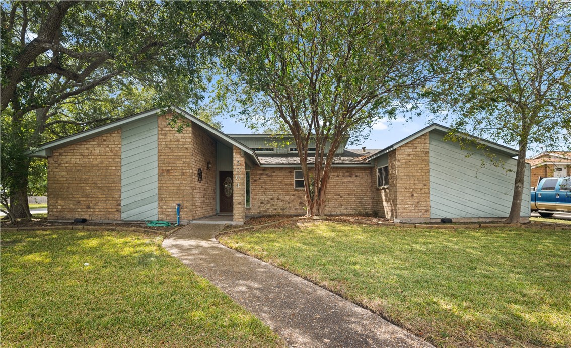 2001 Pecan Dr Property Photo 1